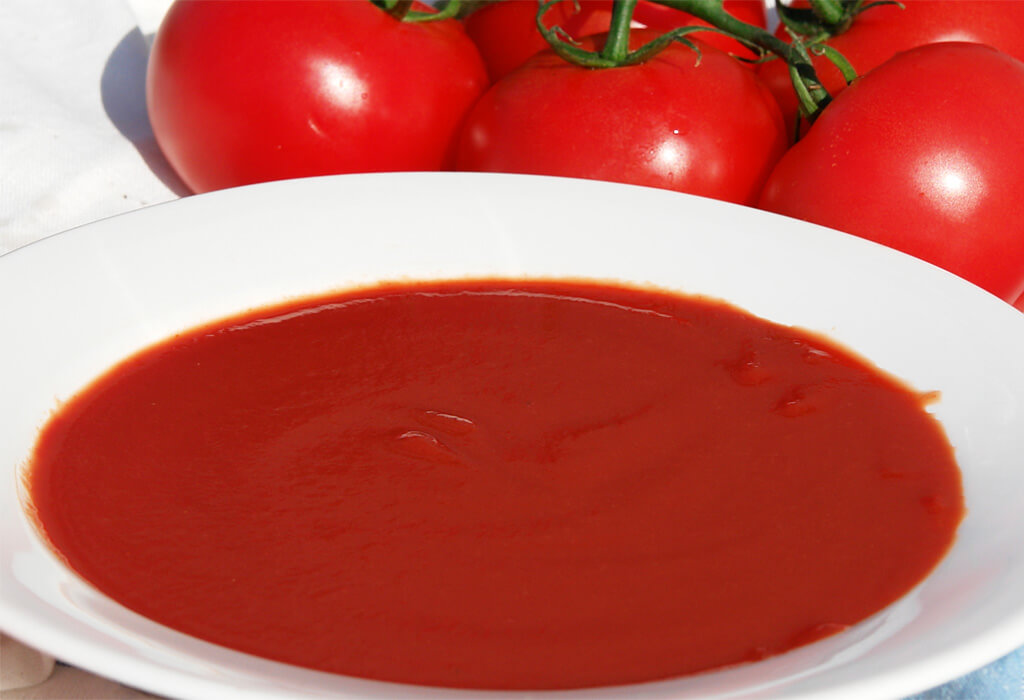 Какие вещества содержатся в томатном соке. Томатный цвет. Томатно красный цвет. Цвет томатного сока. Помидорный цвет.